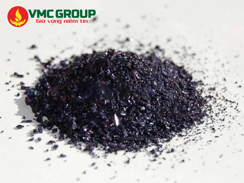 Thuốc tím có dạng tinh thể màu tím đen