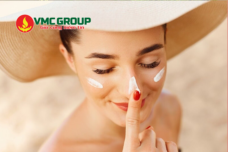 Nên kết hợp bôi kem chống nắng khi sử dụng Malic acid