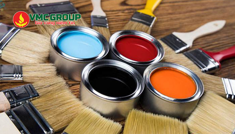 Methanol được dùng làm dung môi sản xuất sơn