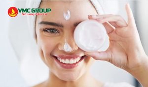 Cetyl Stearyl Alcohol thường được dùng trong sản xuất mỹ phẩm