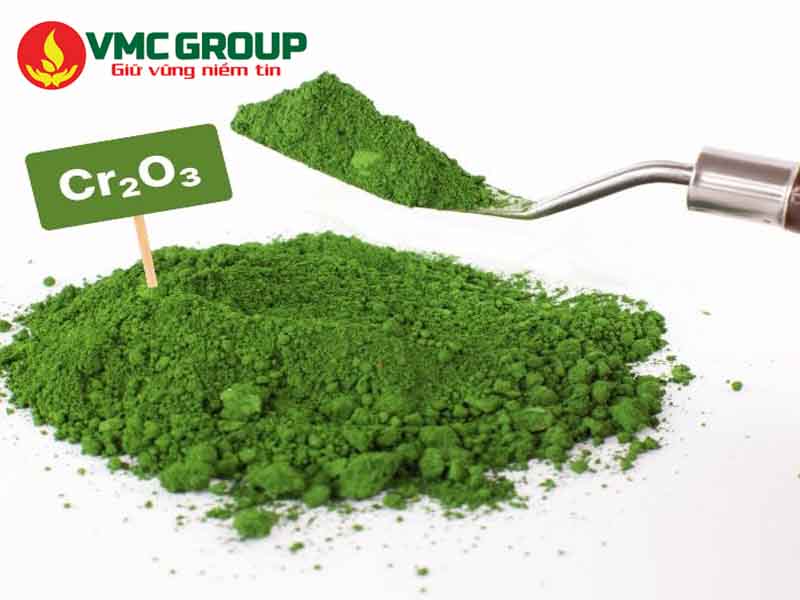 Crom Oxit có dạng bột màu xanh