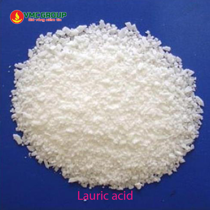 Lauric acid có dạng bột màu trắng