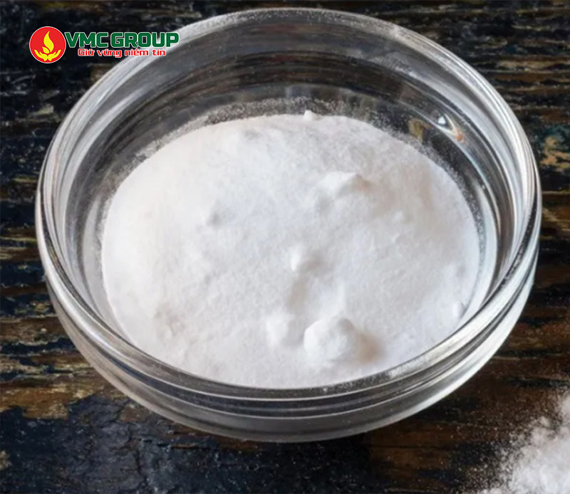 Natri Benzoat thường có dạng bột tinh thể màu trắng