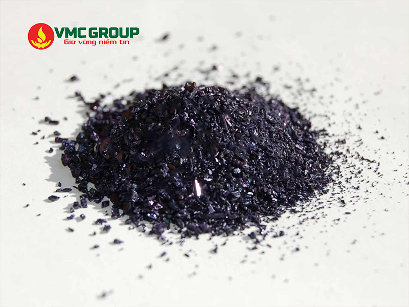 Thuốc tím có dạng tinh thể màu tím sẫm