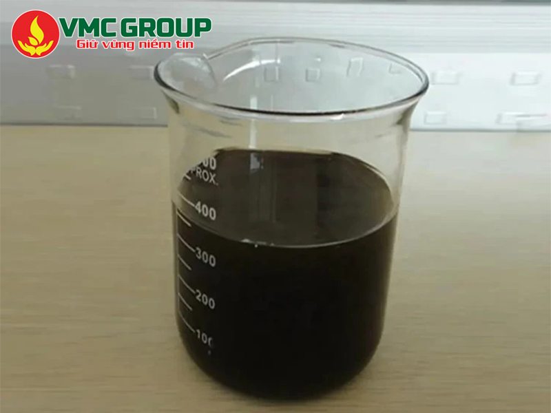 Hóa chất LAS có dạng lỏng sệt màu nâu đậm