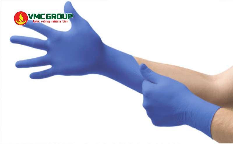 Nên trang bị đồ bảo hộ khi sử dụng hóa chất KCl