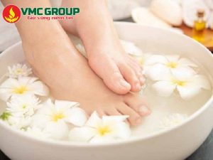 TINH DẦU SẢ CHANH LÀ GÌ? CÔNG DỤNG VÀ CÁCH SỬ DỤNG HIỆU QUẢ NHẤT