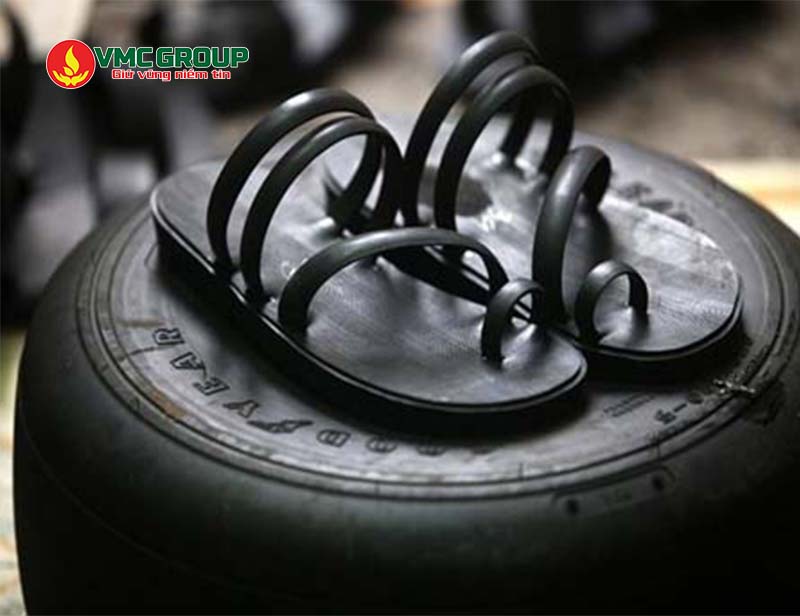 Zinc oxide được dùng trong sản xuất cao su