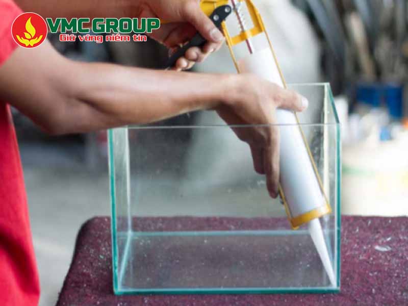 Keo Apollo A300 có độ bám dính và khả năng chống nước chống thấm cực tốt