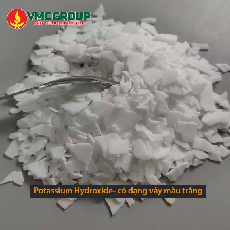 Potassium Hydroxide có dạng vảy màu trắng