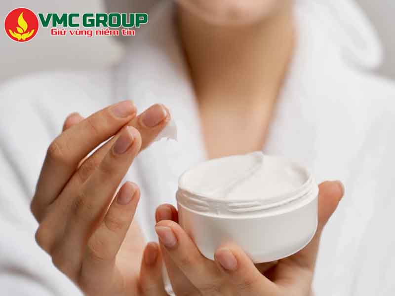 Sorbitol trong mỹ phẩm để dưỡng ẩm, làm mềm, ổn định cấu trúc