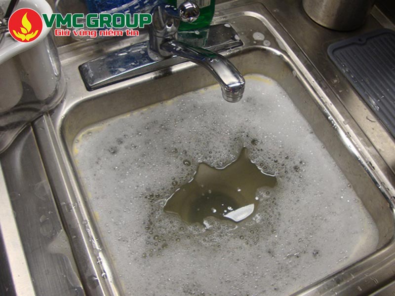 Bồn rửa chén bị chậm thoát nước